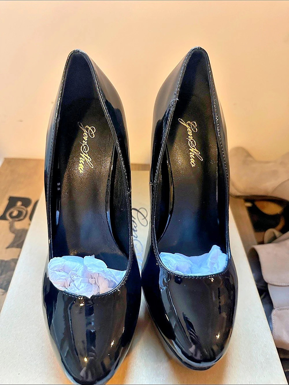 Genshuo blackPlatform Heels US 8.5 Like New